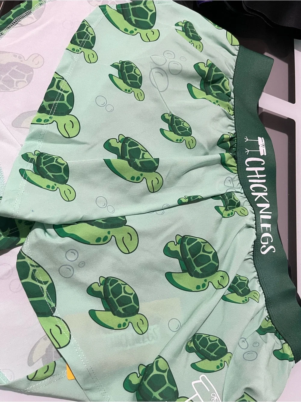 Chicknlegs Women's Sea Turtle Running Shorts Split 1.5 - Picture 1 of 5
